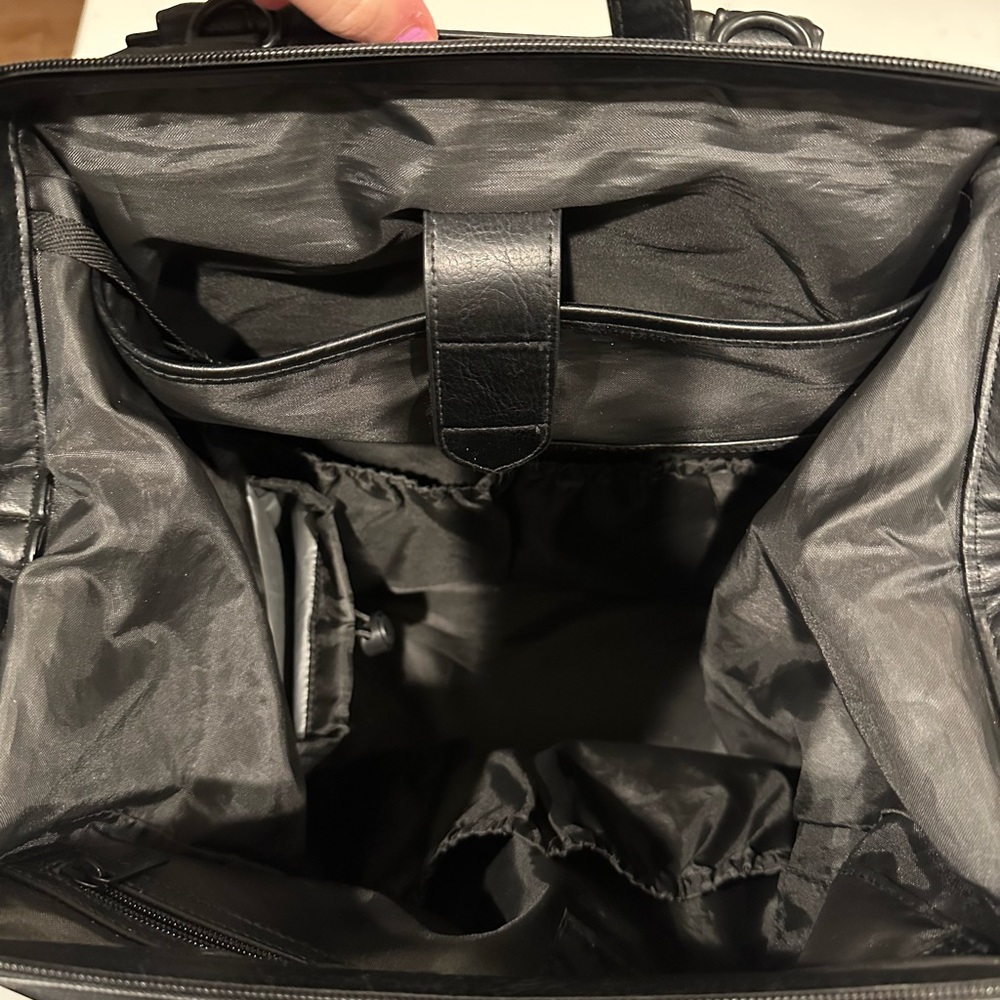 BEIS The Backpack Diaper Bag - Picture 6 of 7
